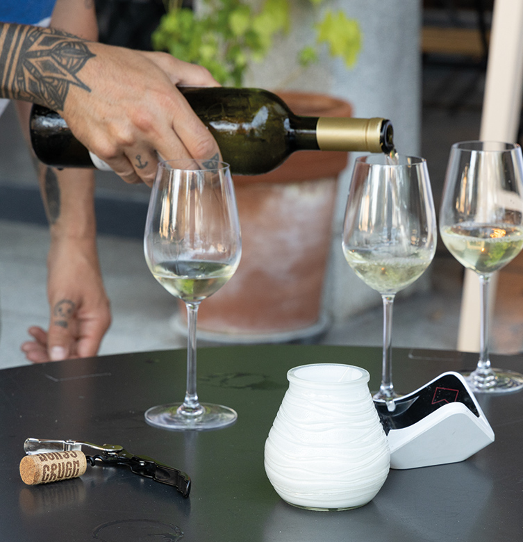 NOVA. Wein Bar Pfäffikon ZH